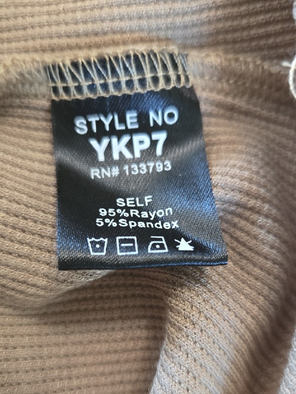 T41 POL Ribbed Bodysuit Tan Sz Md Snap Closure Stretch Full Booty Round Neck - Picture 10 of 11